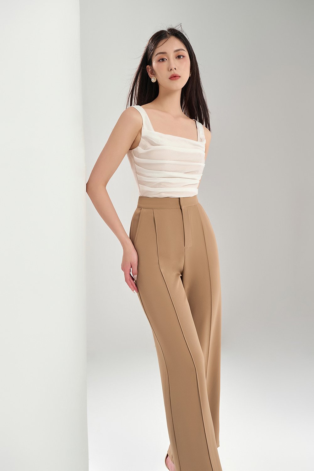 Millicent Straight Leg Pant in Latte