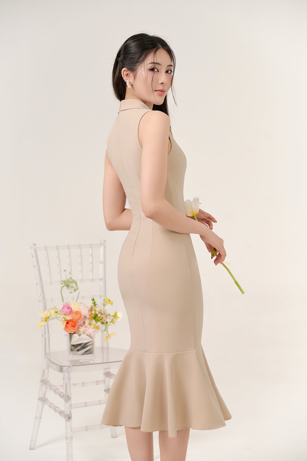 Taeyeon Pleated Lapel Mermaid Dress In Cream