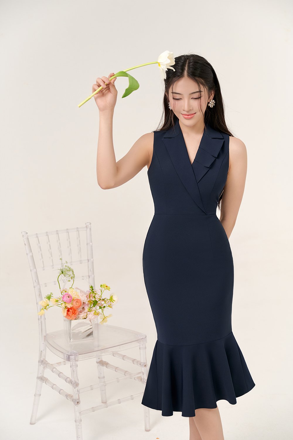 Taeyeon Pleated Lapel Mermaid Dress In Navy Blue