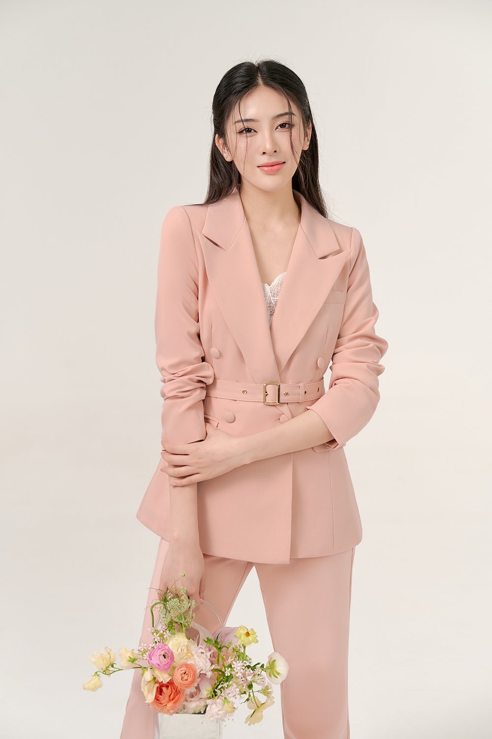 Areum Relaxed Fit Shoulder Padded Blazer in Nude Pink