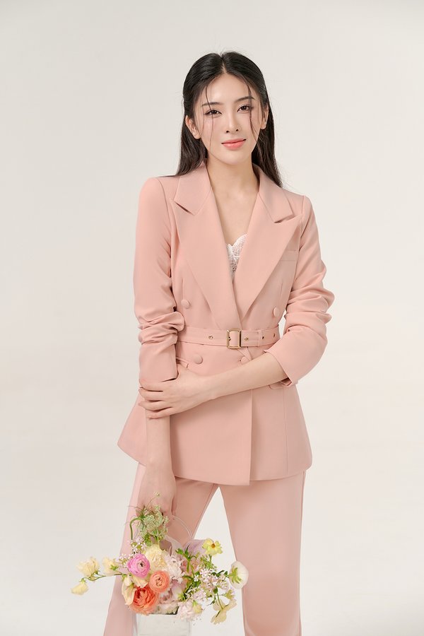 Areum Relaxed Fit Shoulder Padded Blazer in Nude Pink