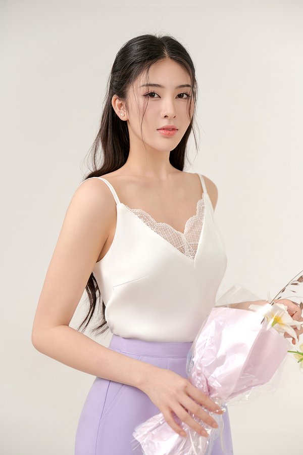 Yoona Delicate Lace Silky Camisole in Iconic White