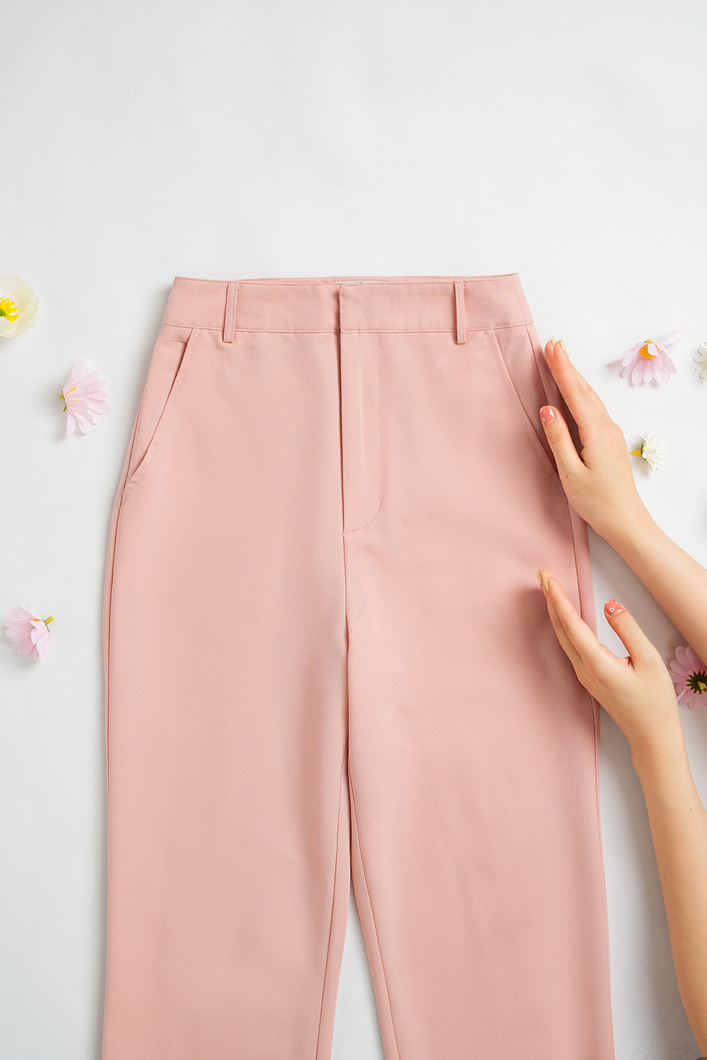 Yeri Slim Fit Pants in Nude Pink | Chello