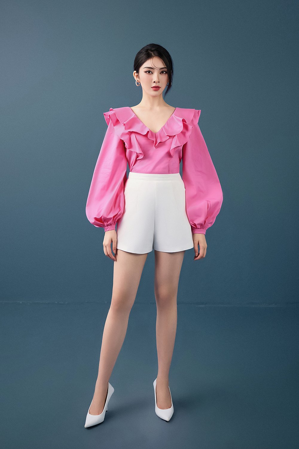 Yiseo Bishop Sleeves Ruffles Blouson in Flamingo Pink