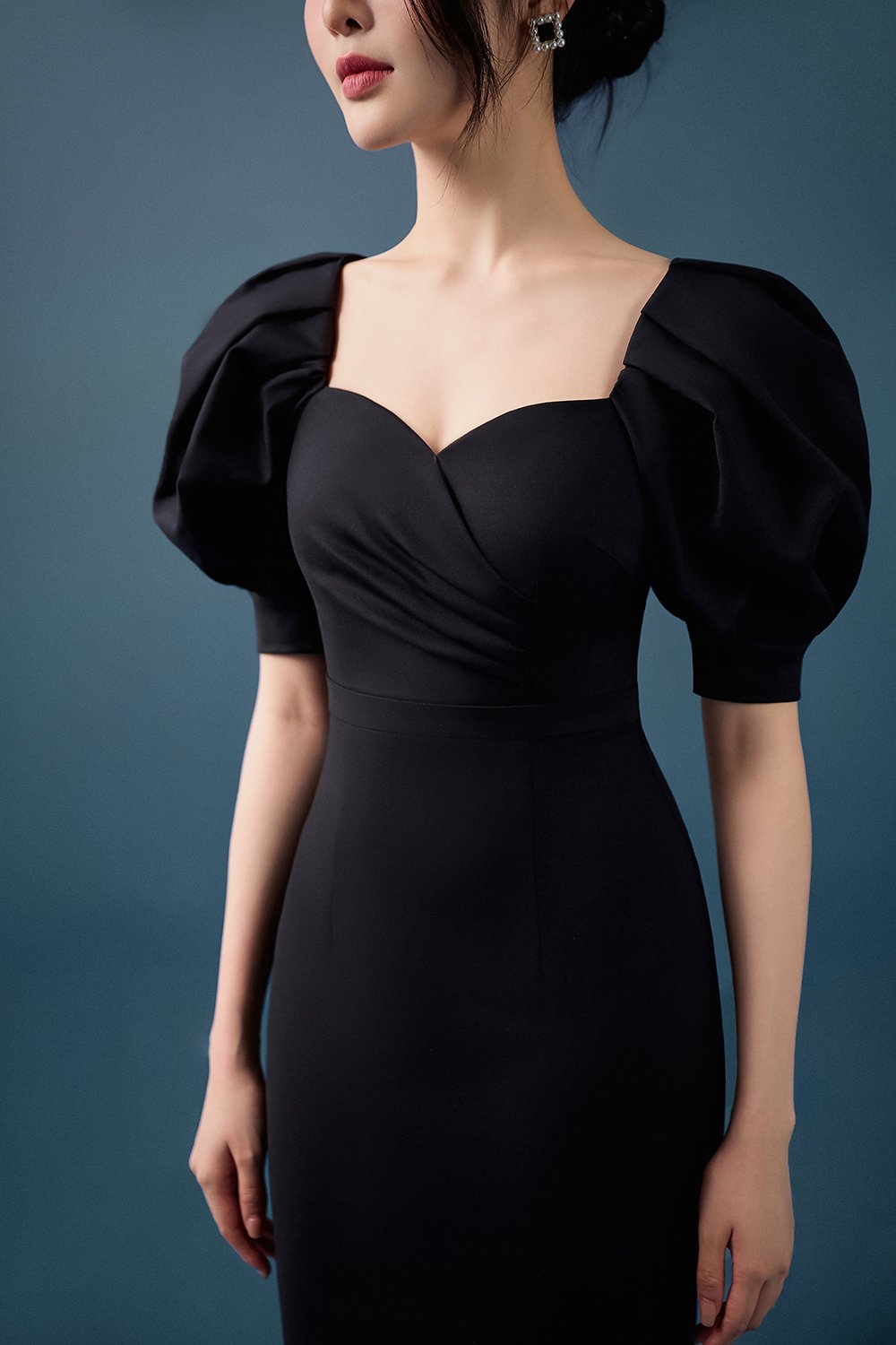Hana Puffy Sleeves Sweetheart Pencil Dress in Classic Black