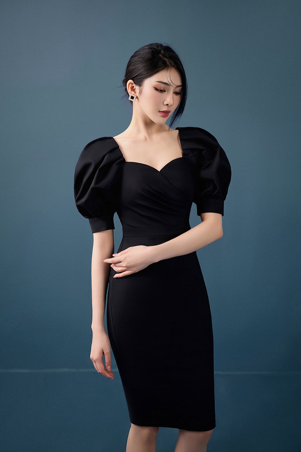 Hana Puffy Sleeves Sweetheart Pencil Dress in Classic Black