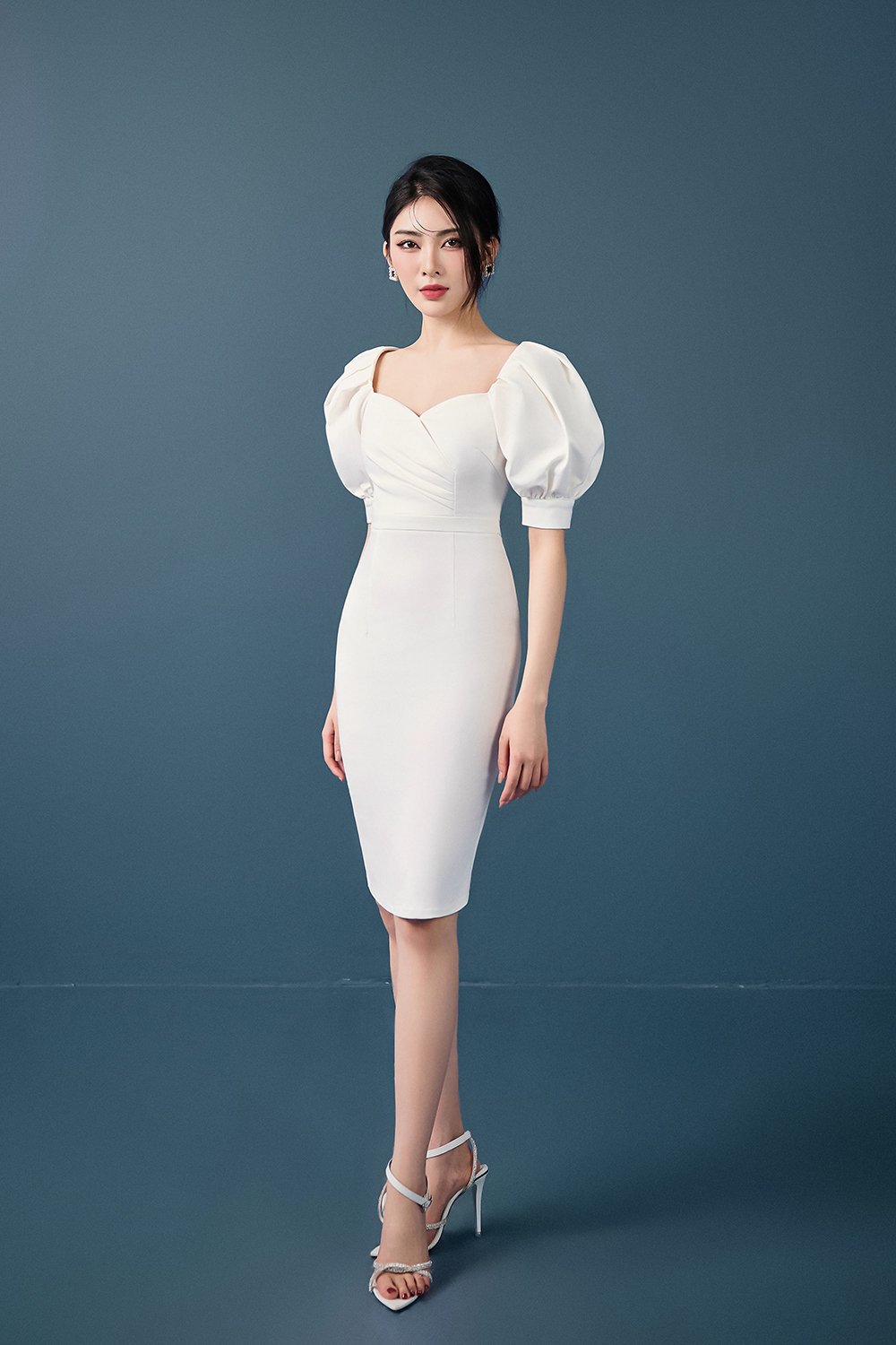 Hana Puffy Sleeves Sweetheart Pencil Dress in Iconic White