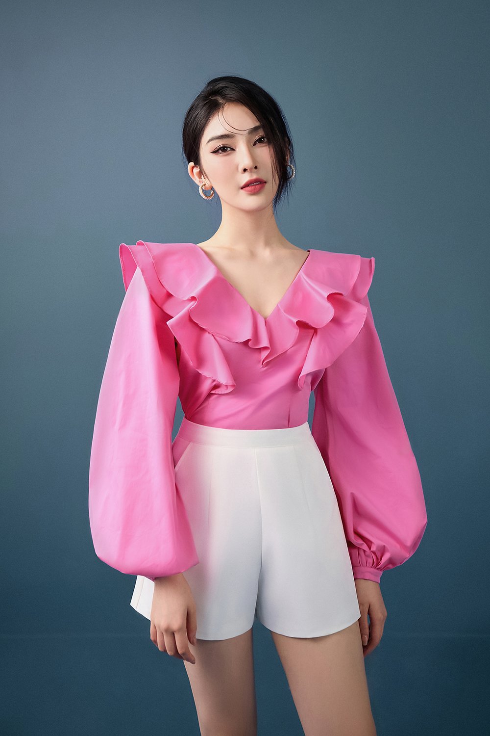 Yiseo Bishop Sleeves Ruffles Blouson in Flamingo Pink