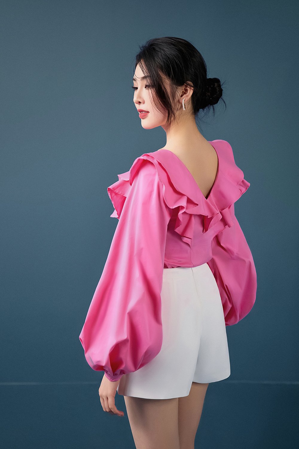 Yiseo Bishop Sleeves Ruffles Blouson in Flamingo Pink