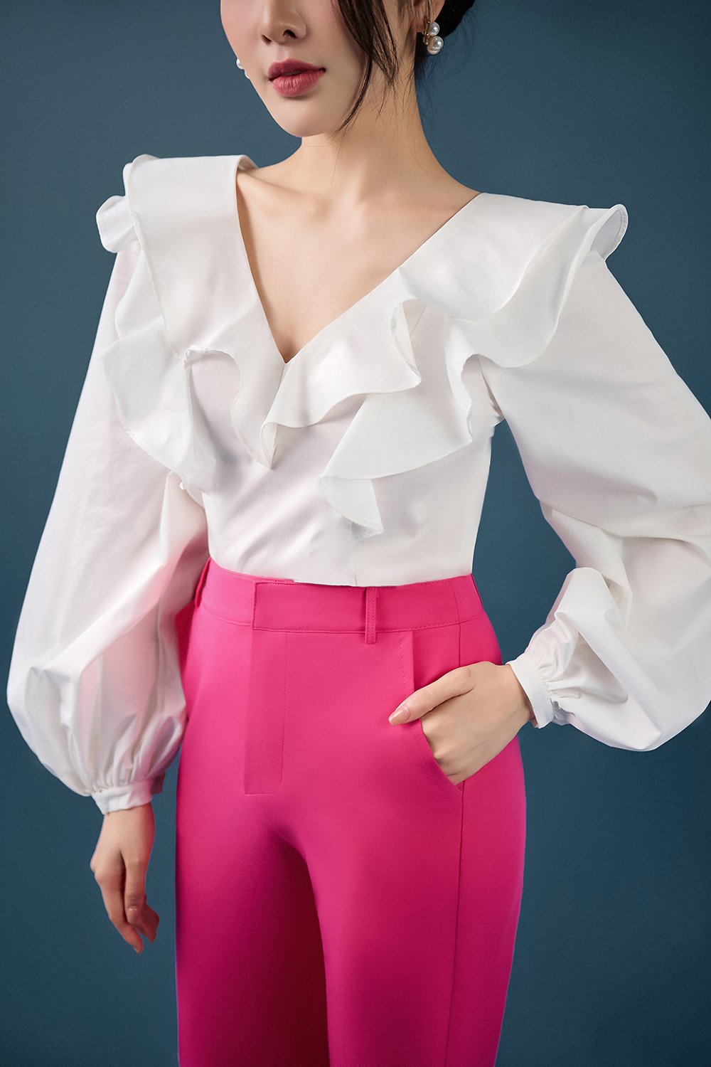 Yiseo Bishop Sleeves Ruffles Blouson in Iconic White