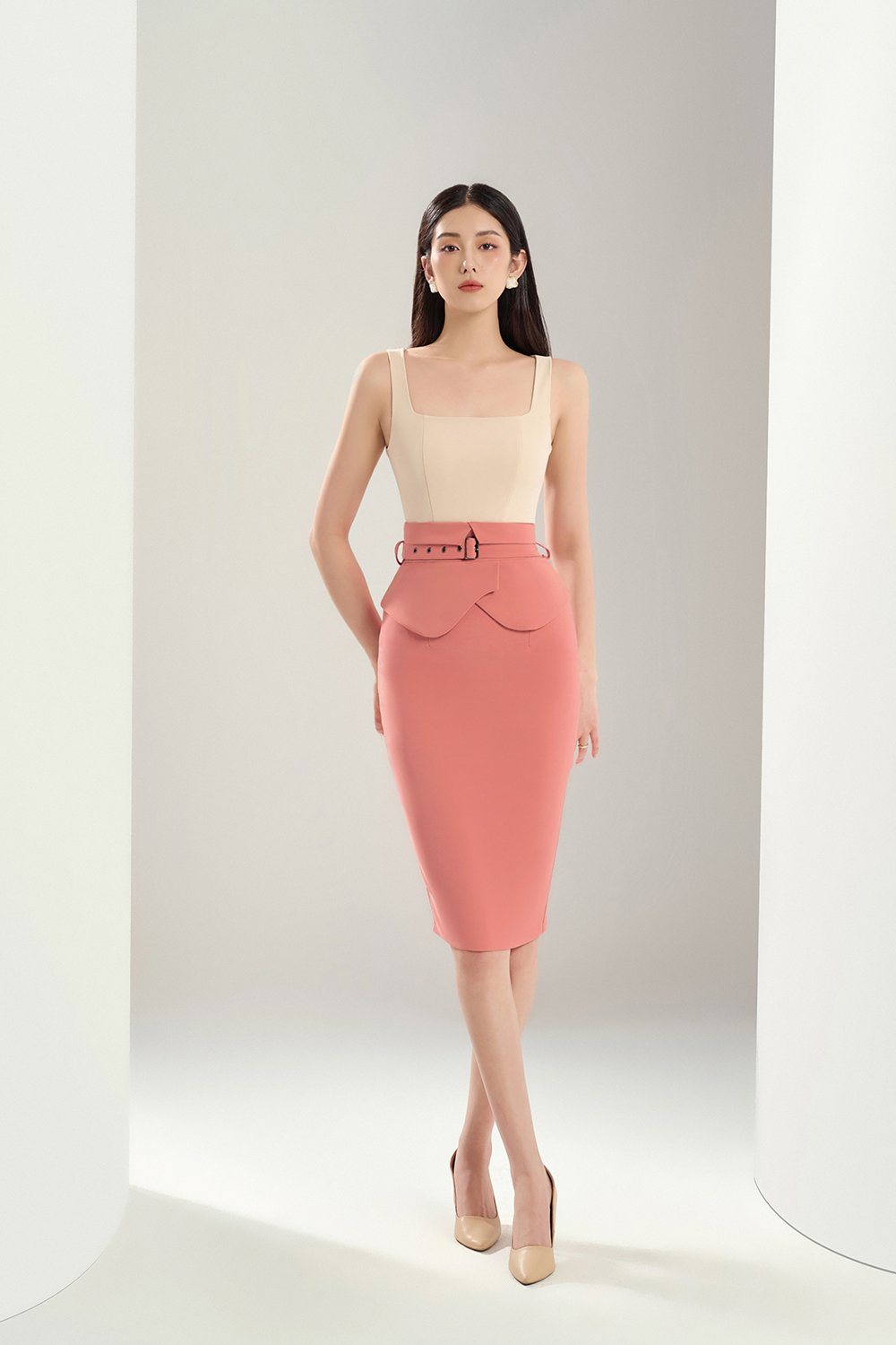 Ansley Two Tone Peplum Dress in Classic Black/Wine Red