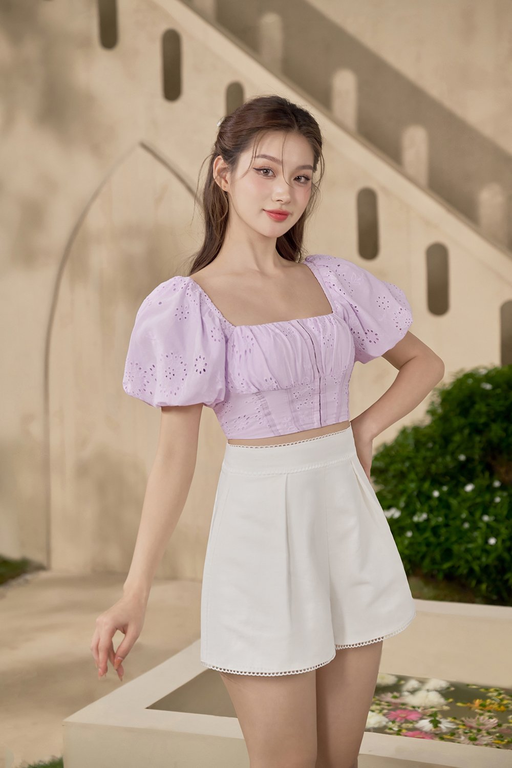 Bali Scallop Trimmed Shorts in Ivory White