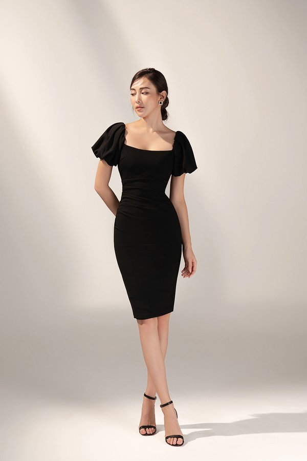 Calista Padded Puffy Sleeves Ruched Midi Dress in Classic Black