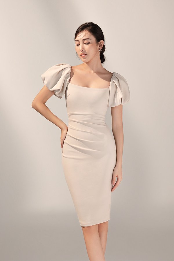 Calista Padded Puffy Sleeves Ruched Midi Dress in Ivory