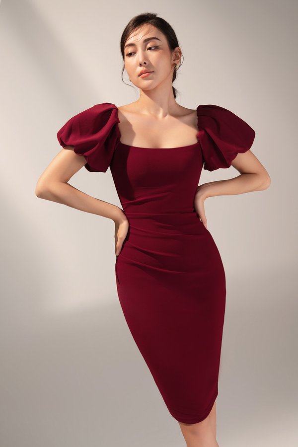 Calista Padded Puffy Sleeves Ruched Midi Dress in Wine Red