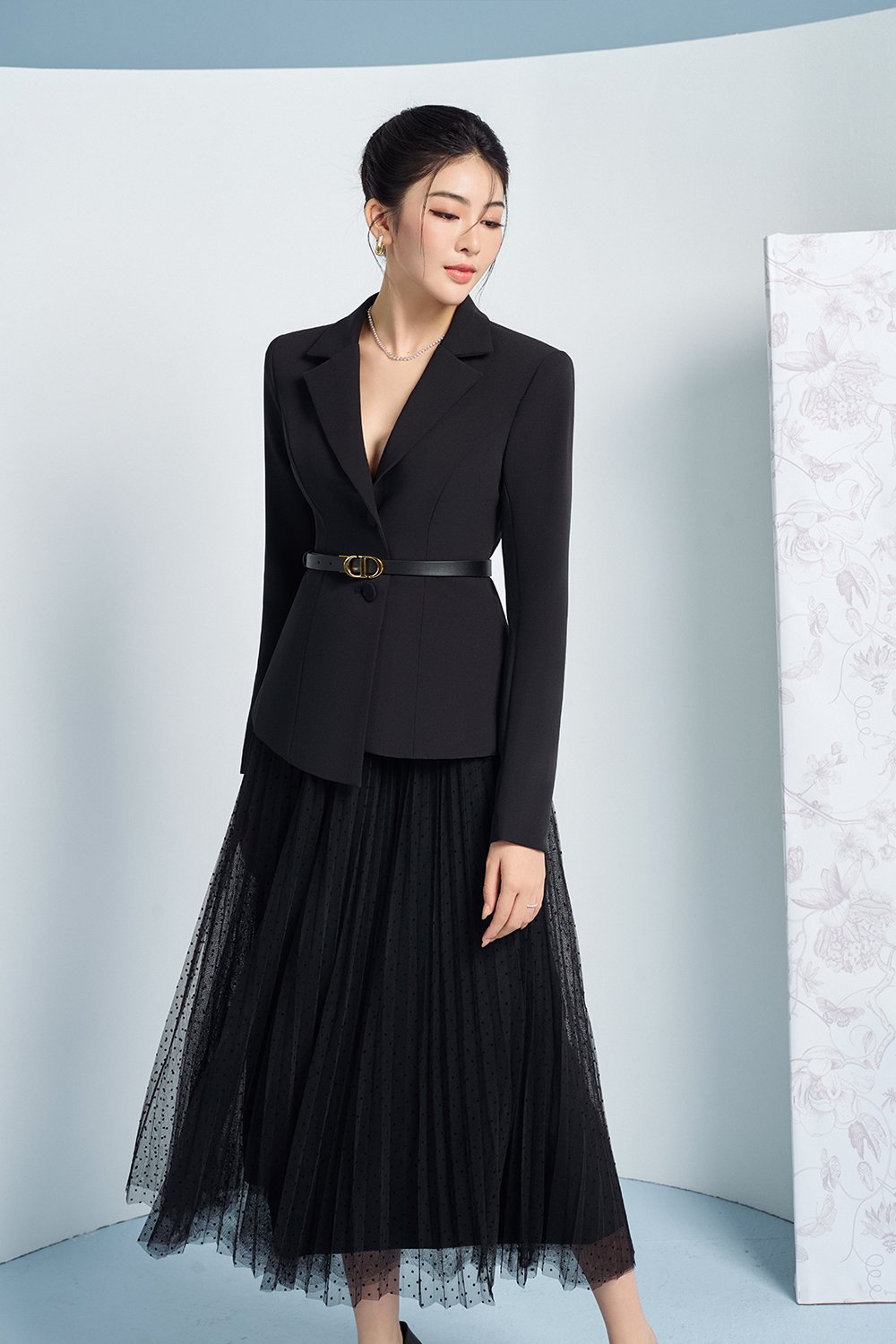 Avelle Tailored Blazer in Classic Black