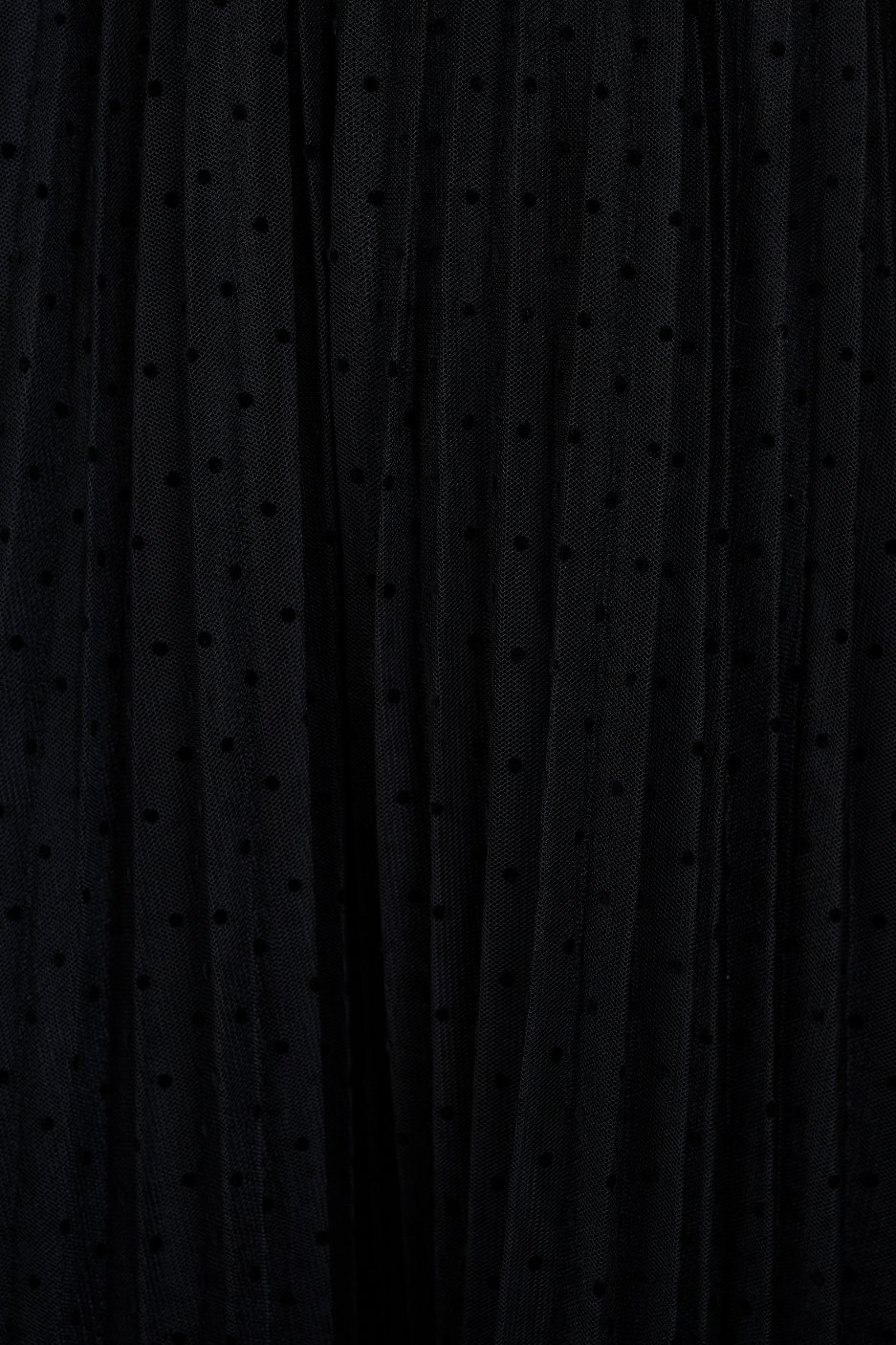 Averie Tulle Pleated Midi Skirt in Classic Black