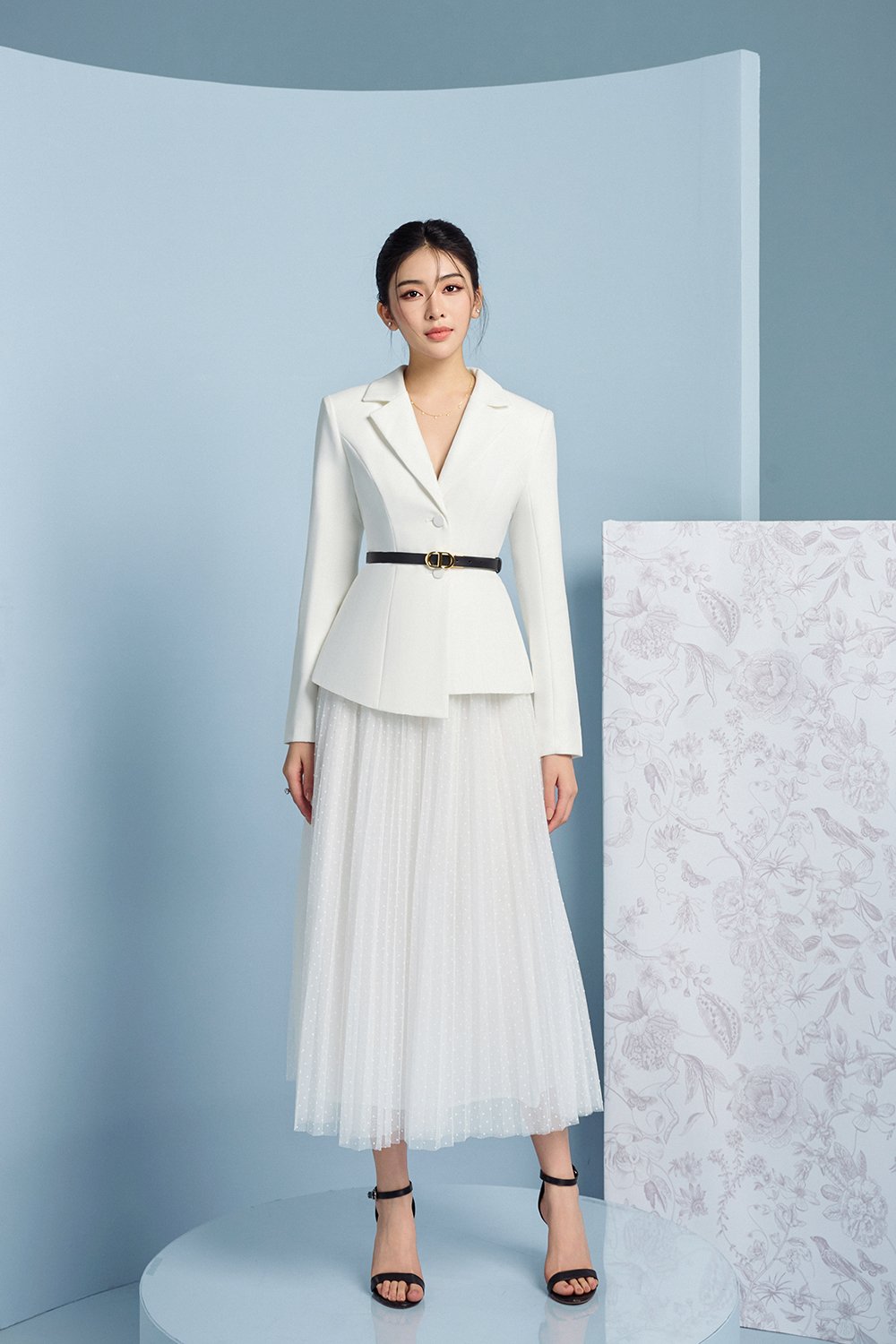 Averie Tulle Pleated Midi Skirt in Iconic White