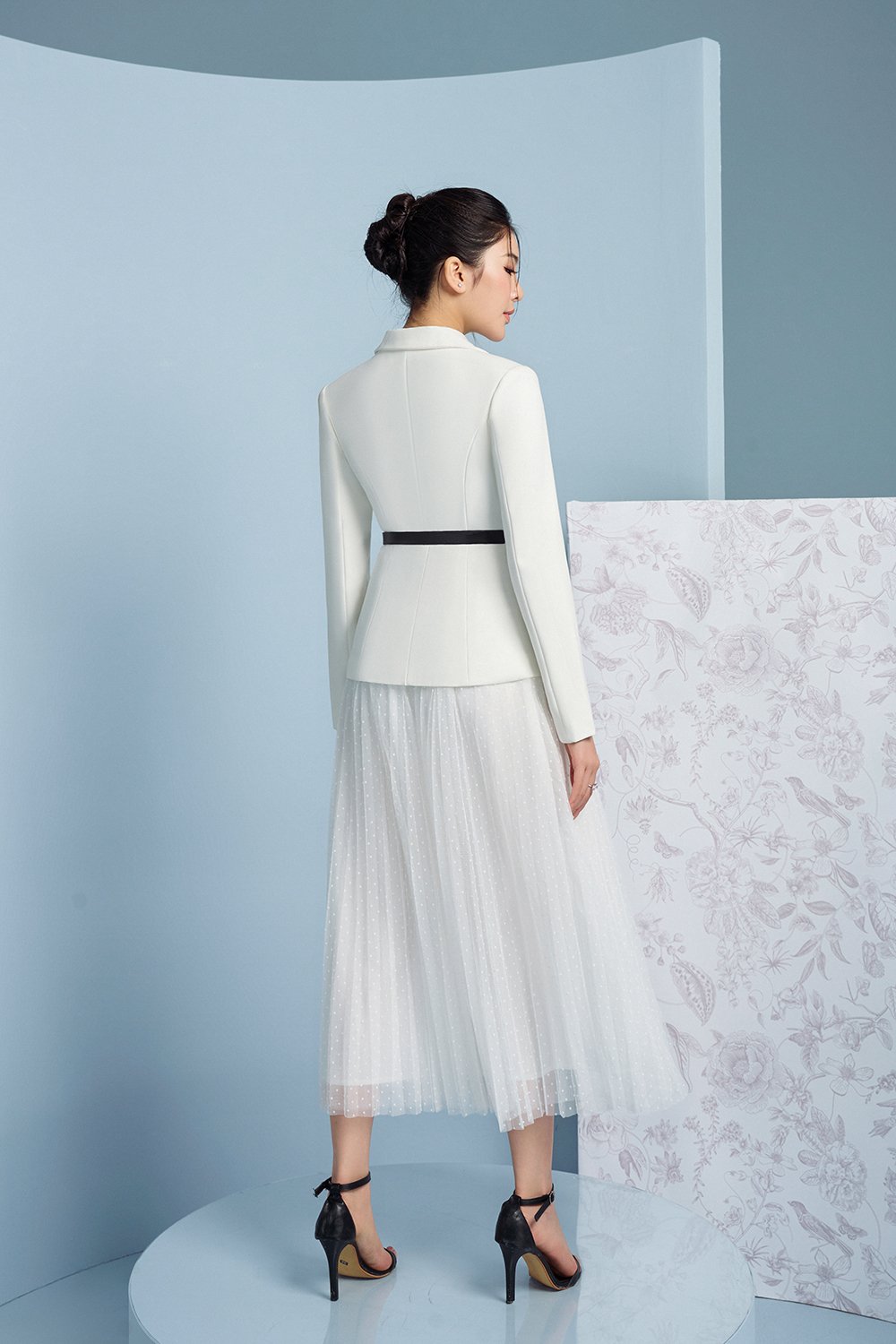 Averie Tulle Pleated Midi Skirt in Iconic White