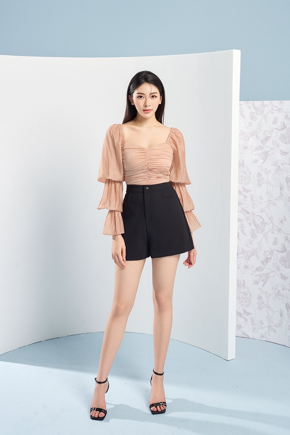 Adalynn Tailored Shorts in Classic Black