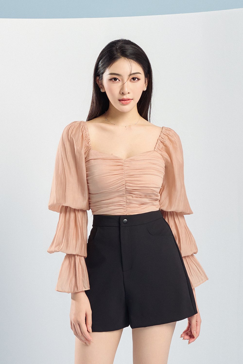 Cl&eacute;ore Sweetheart Puffy Sleeves Blouson in Golden Nude