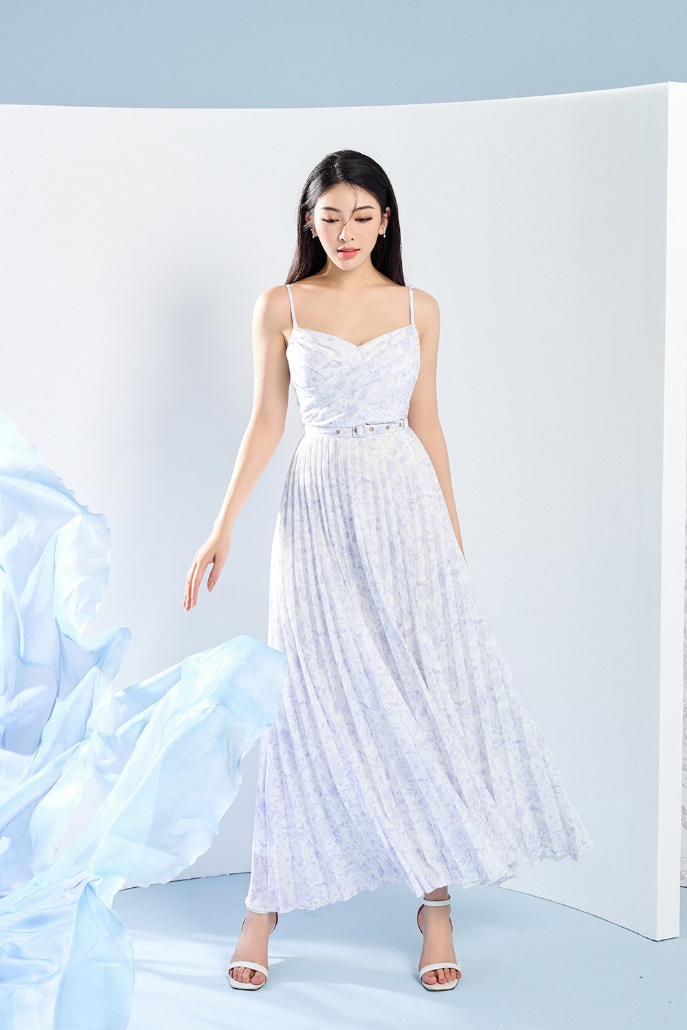 Eden Pleated Maxi Dress in Lilac Toile de Jouy