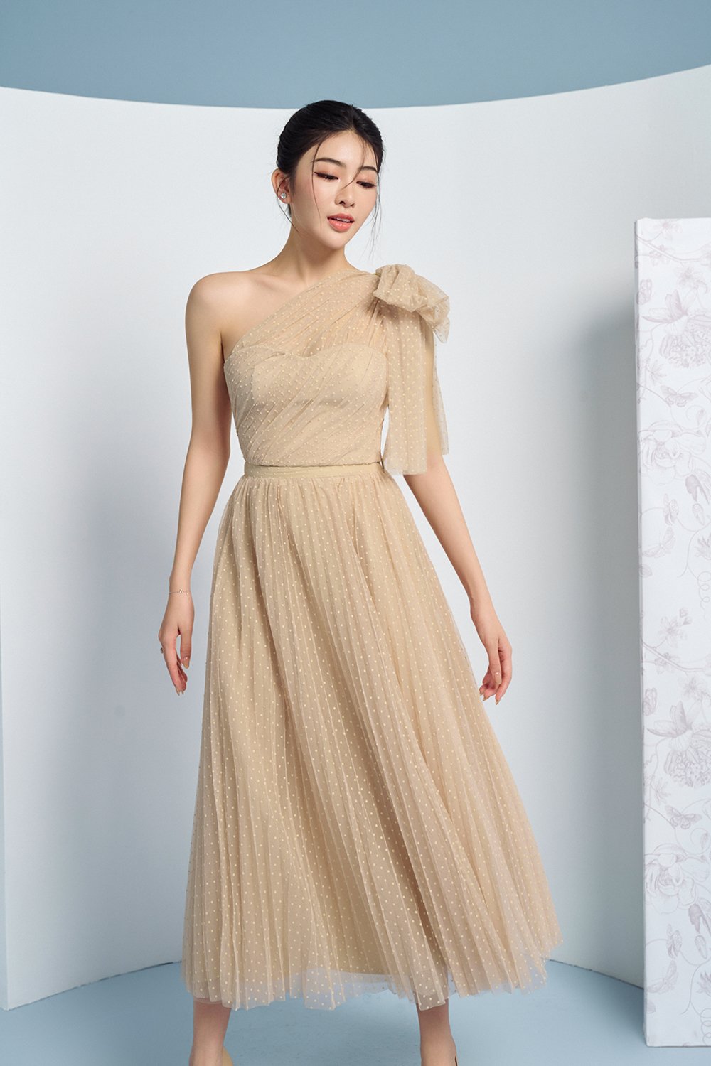 Averie Tulle Pleated Midi Skirt in Nude