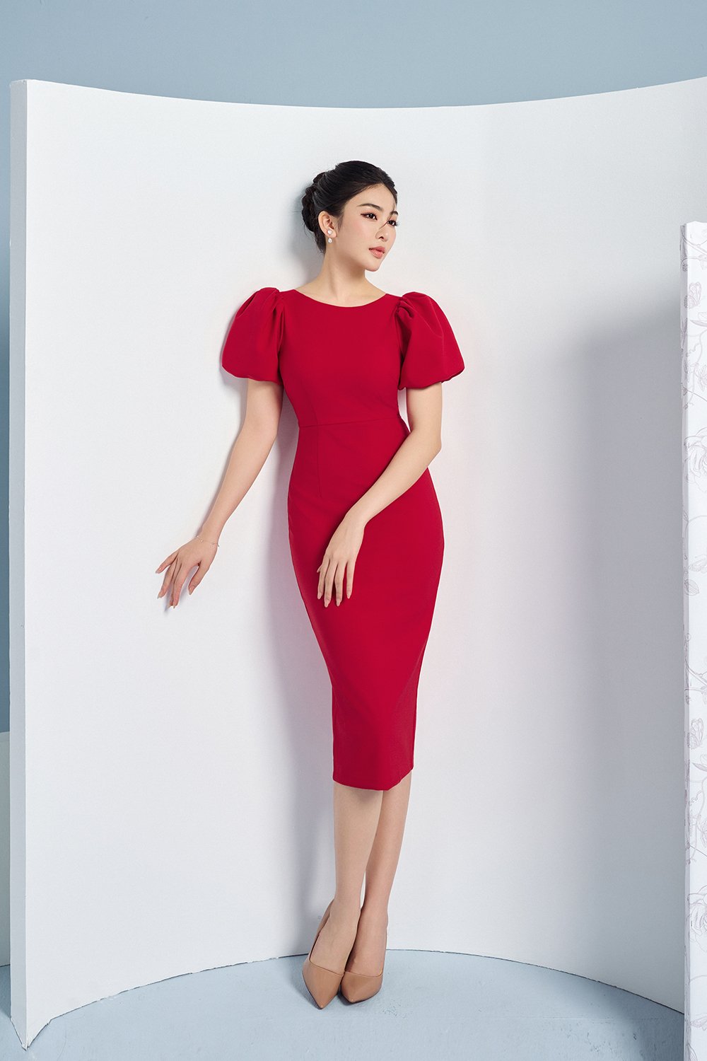 Emery Puffy Sleeves Pencil Dress in True Red