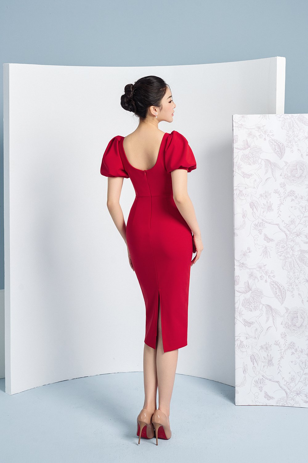 Emery Puffy Sleeves Pencil Dress in True Red