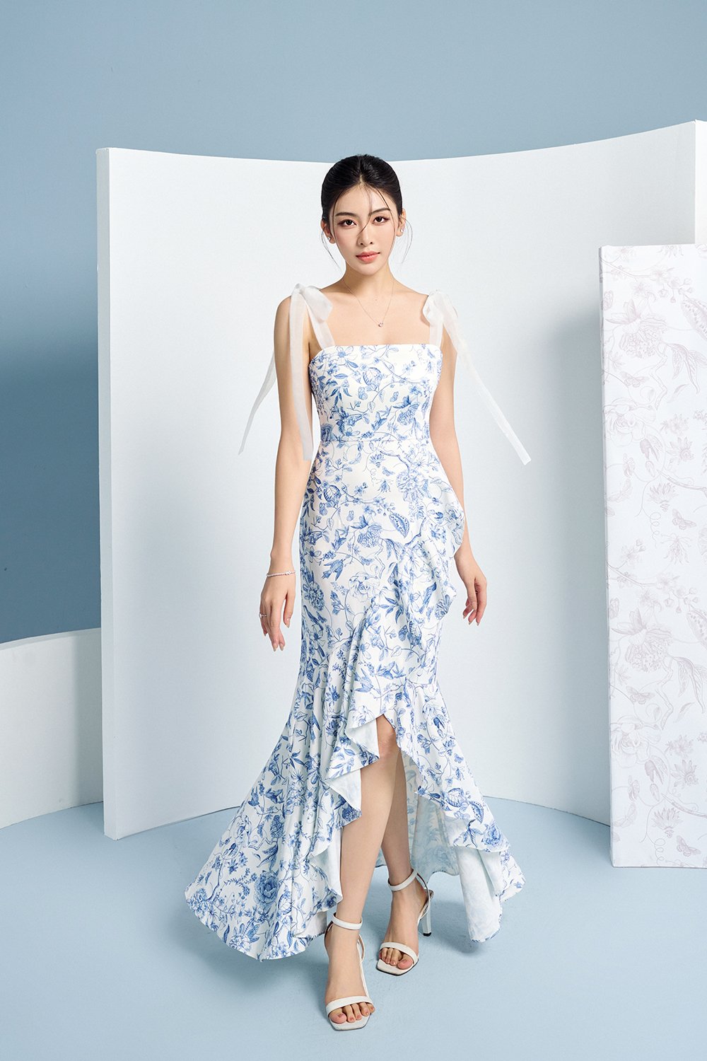 Everlee Movement Mermaid Dress with Organza Ribbon Straps in Avery Blue &Eacute;clat Toile de Jouy