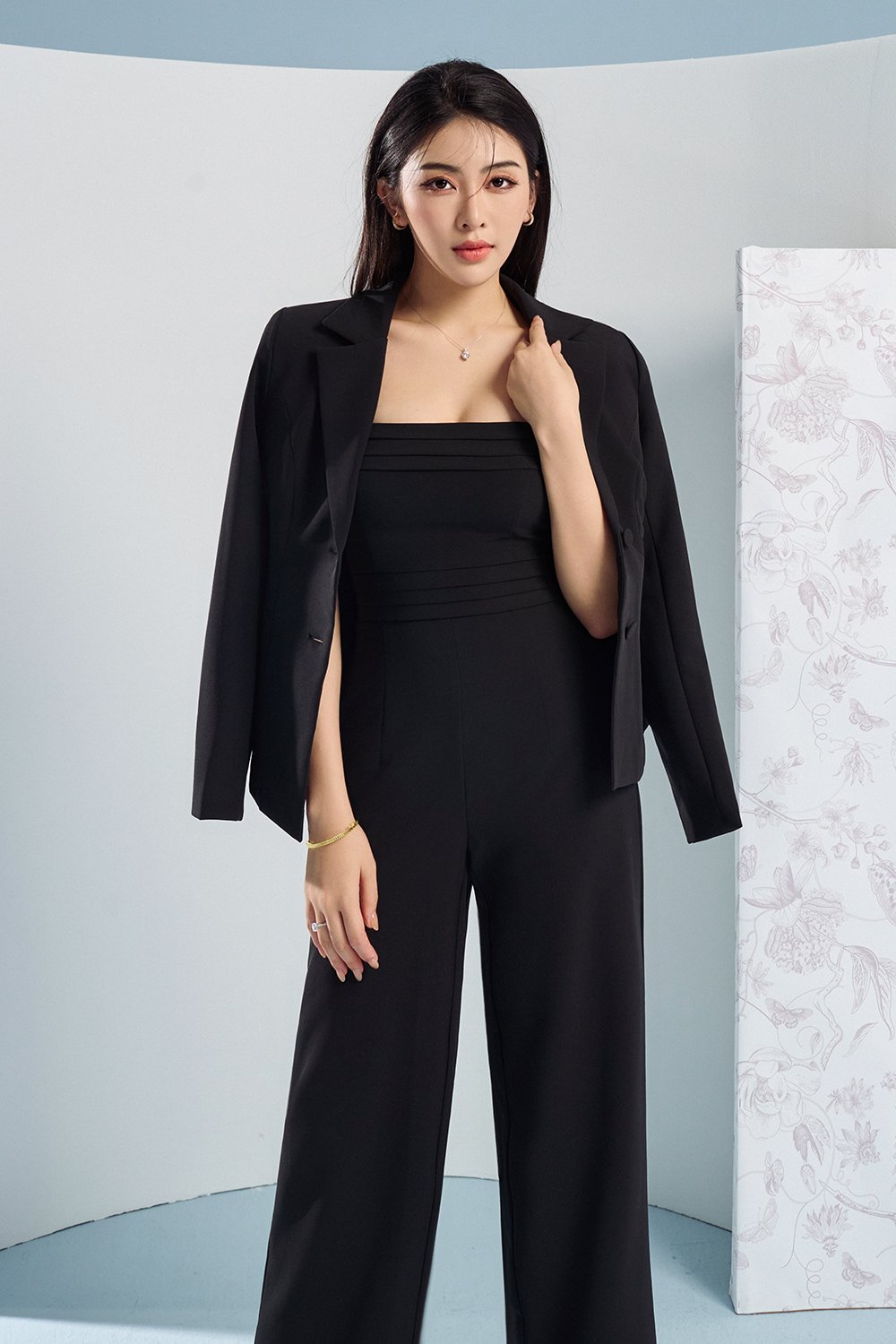 Avelle Tailored Blazer in Classic Black