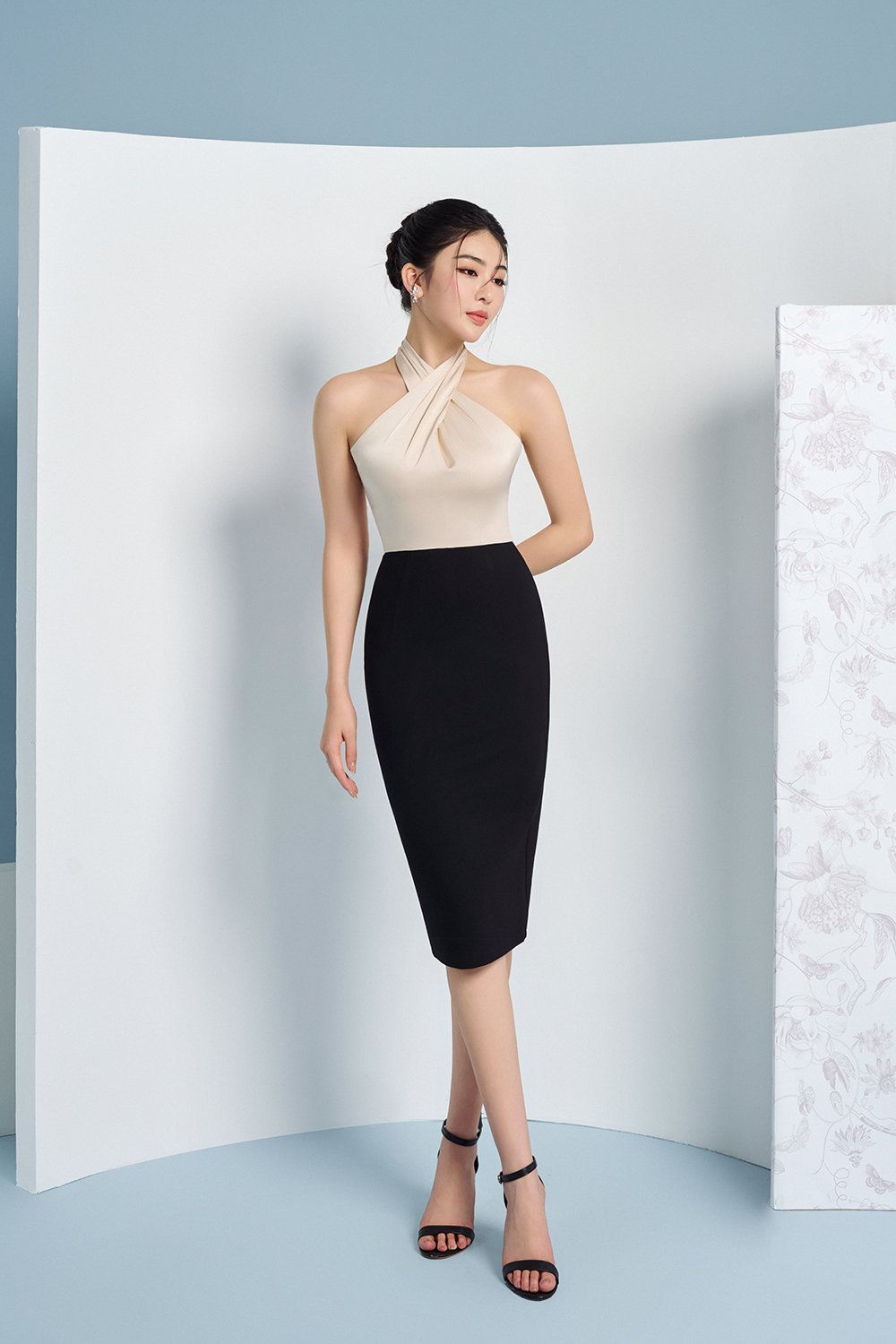 Veryn Detachable Ribbon Halter Neck Pencil Dress in Cream/Black