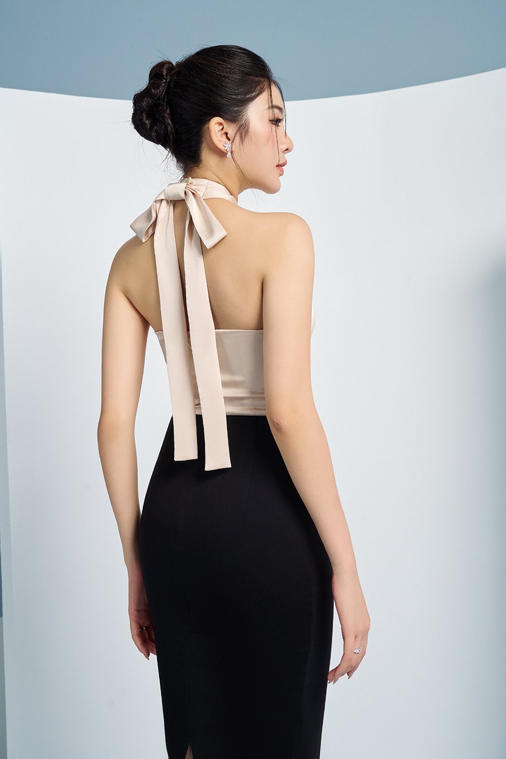Veryn Detachable Ribbon Halter Neck Pencil Dress in Cream/Black