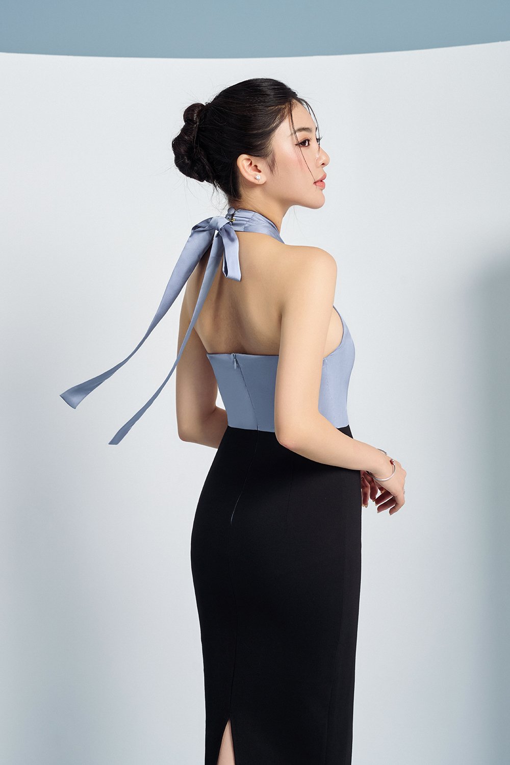 Veryn Detachable Ribbon Halter Neck Pencil Dress in Titanium Blue/Black