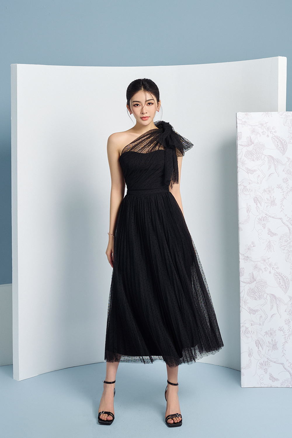 Black tulle pleated midi skirt 2025