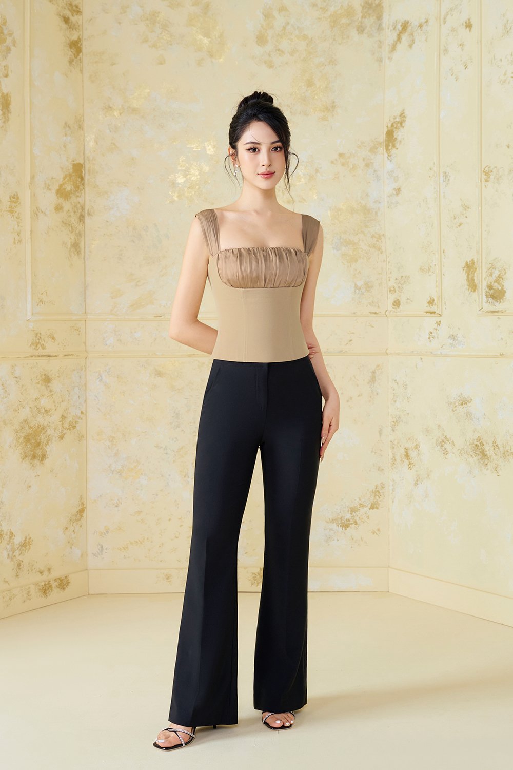 S&eacute;bire Romantic Top in Latte