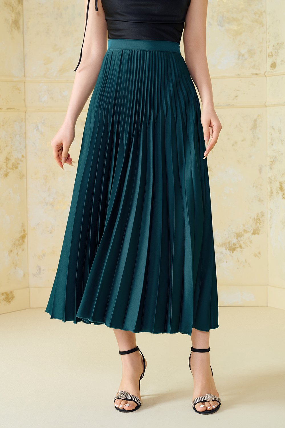 Seraphine Pleated Midi Skirt in Emerald