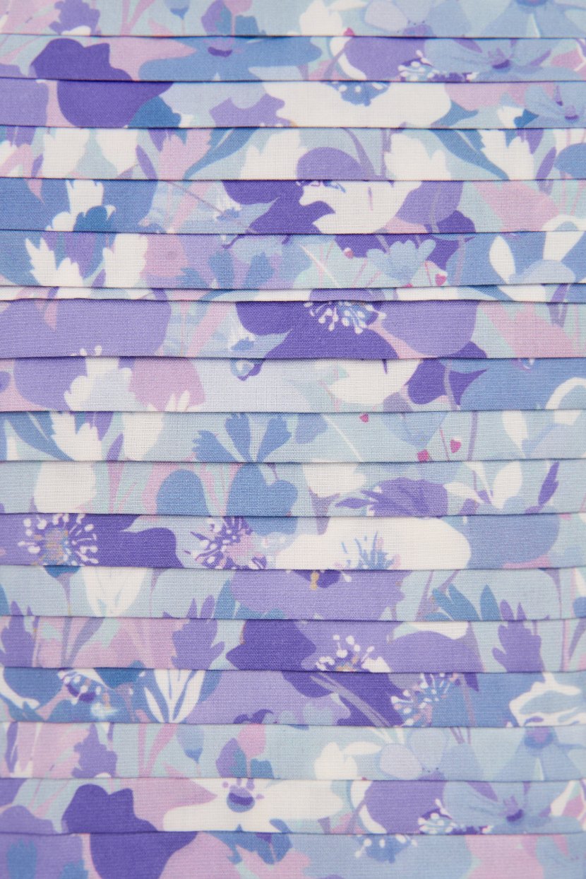 Harlyn Pleated Floral Prints Puff Sleeves Top in Blue/Purple Floral Prints