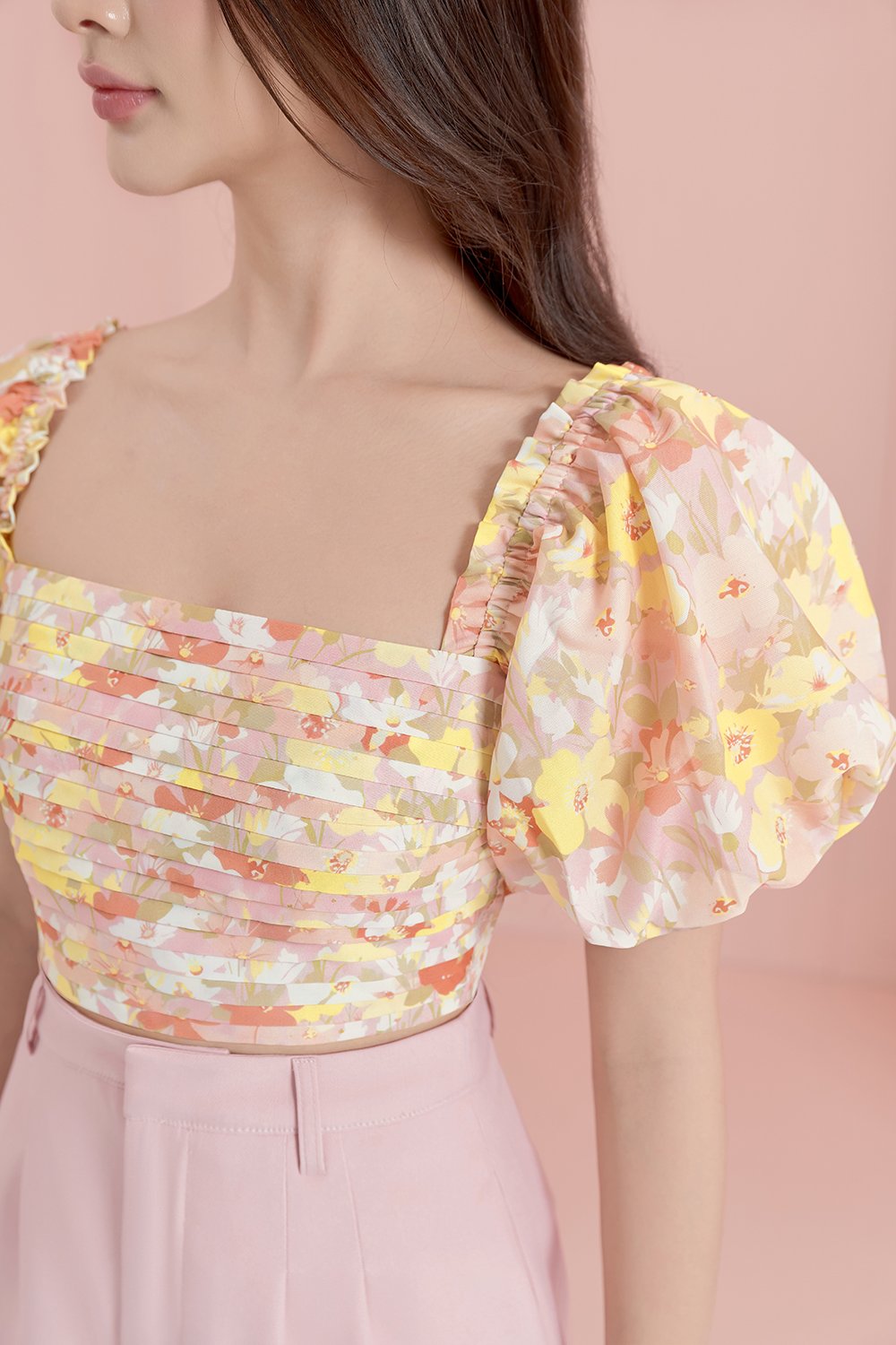 Harlyn Pleated Floral Prints Puff Sleeves Top in Yellow/Pink Floral Prints