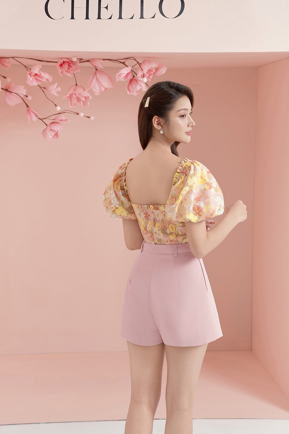 Harlyn Pleated Floral Prints Puff Sleeves Top in Yellow/Pink Floral Prints