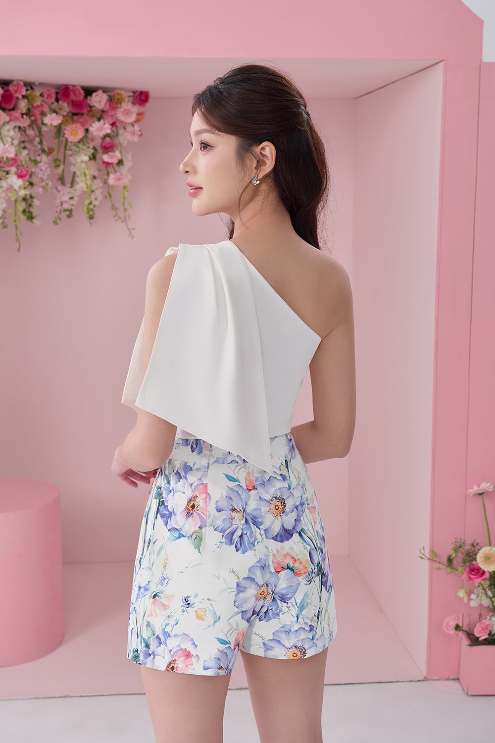 Kaelynn A-line Shorts in Blue Floral Painting