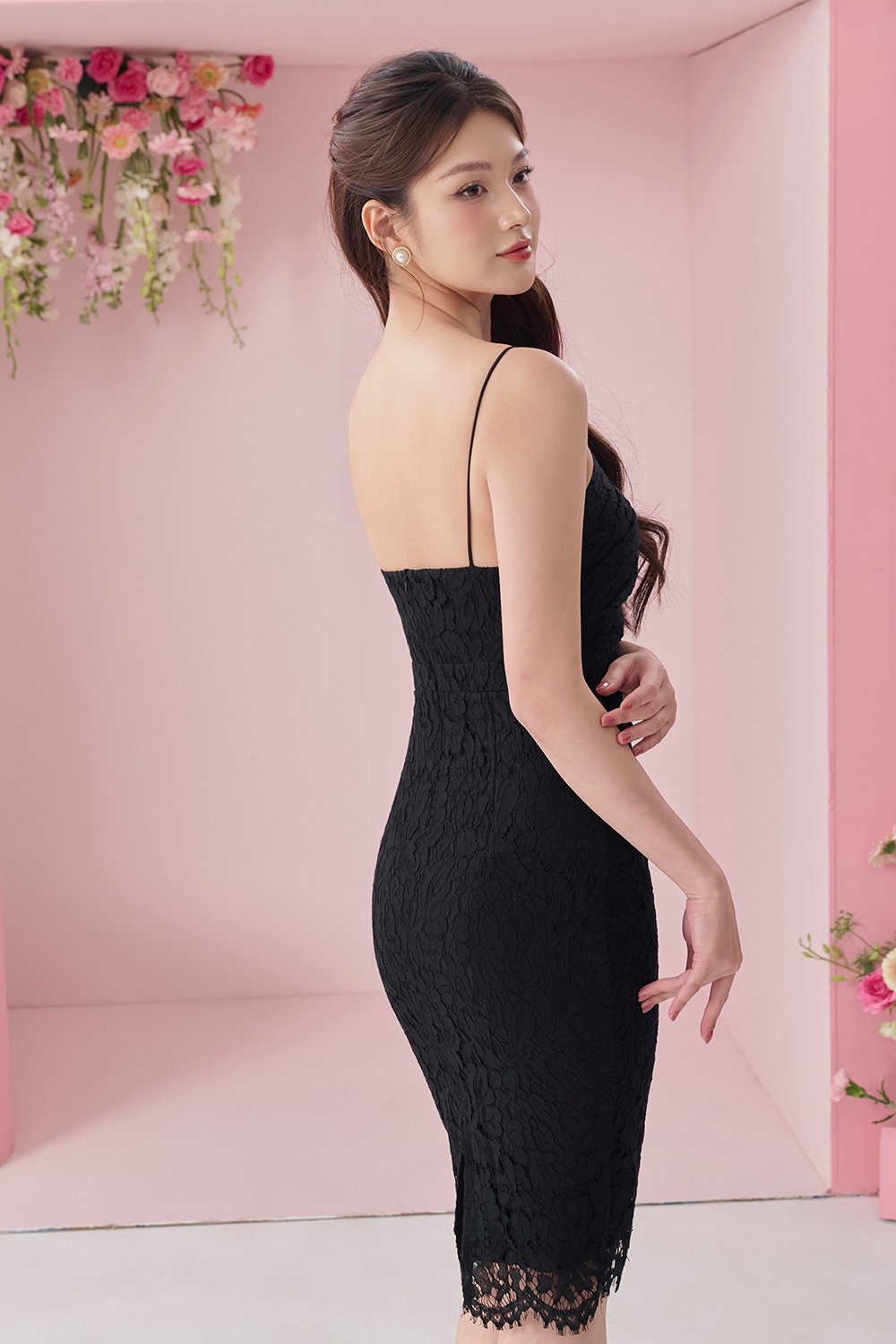 Lovella Twisted Bow Lace Pencil Dress in Classic Black