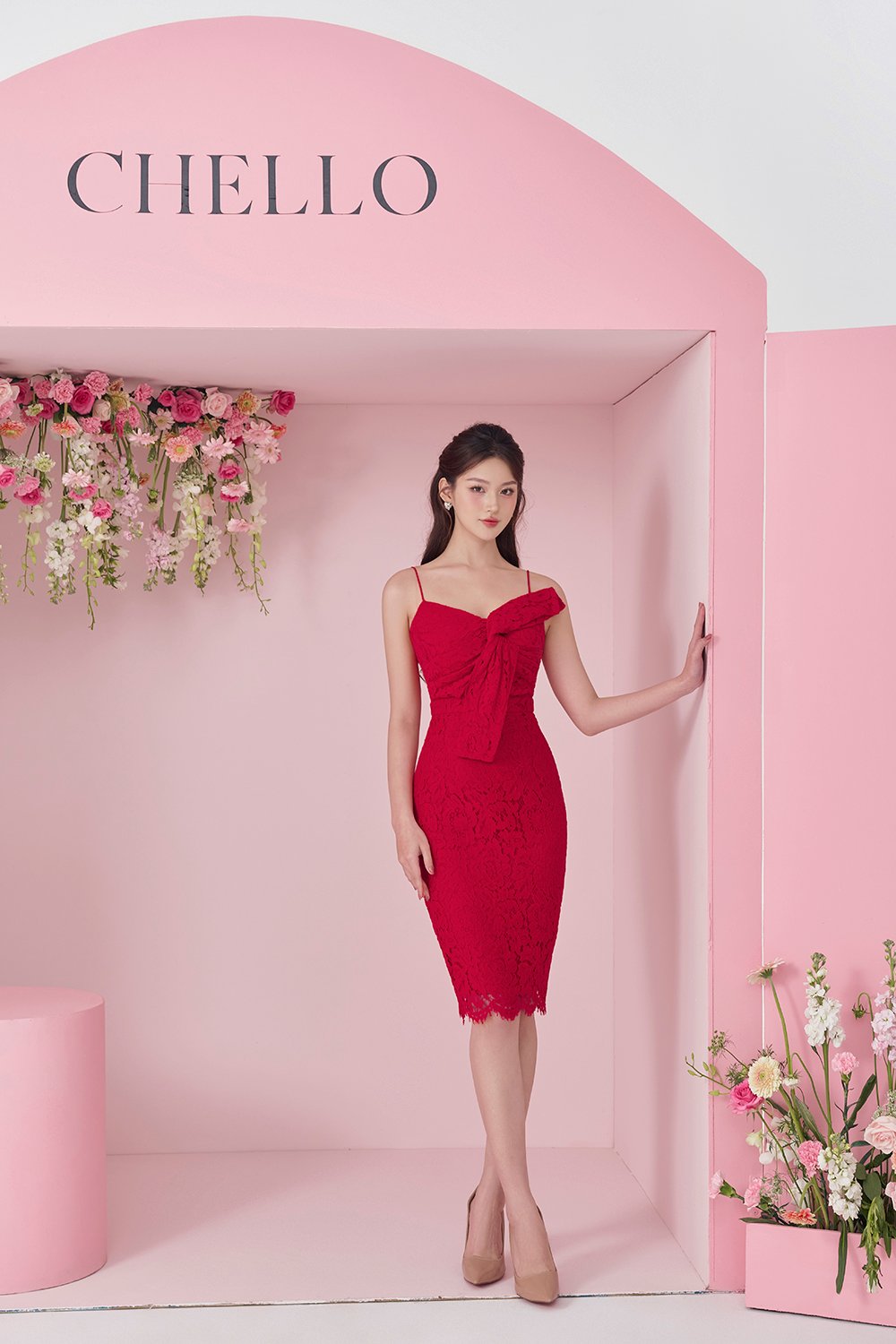 Lovella Twisted Bow Lace Pencil Dress in Crimson Red