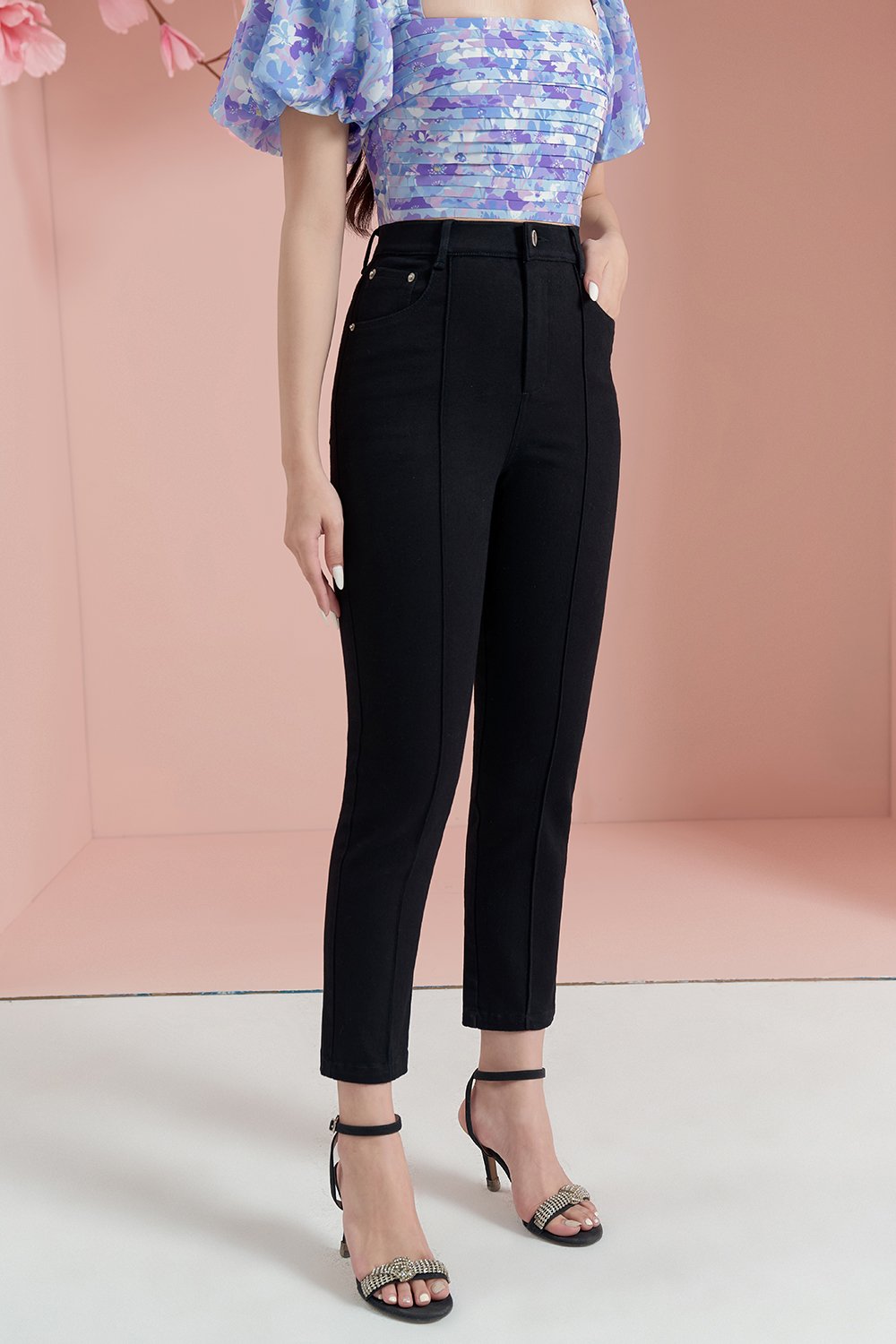 Selby Tapered High Waist Jeans in Classic Black