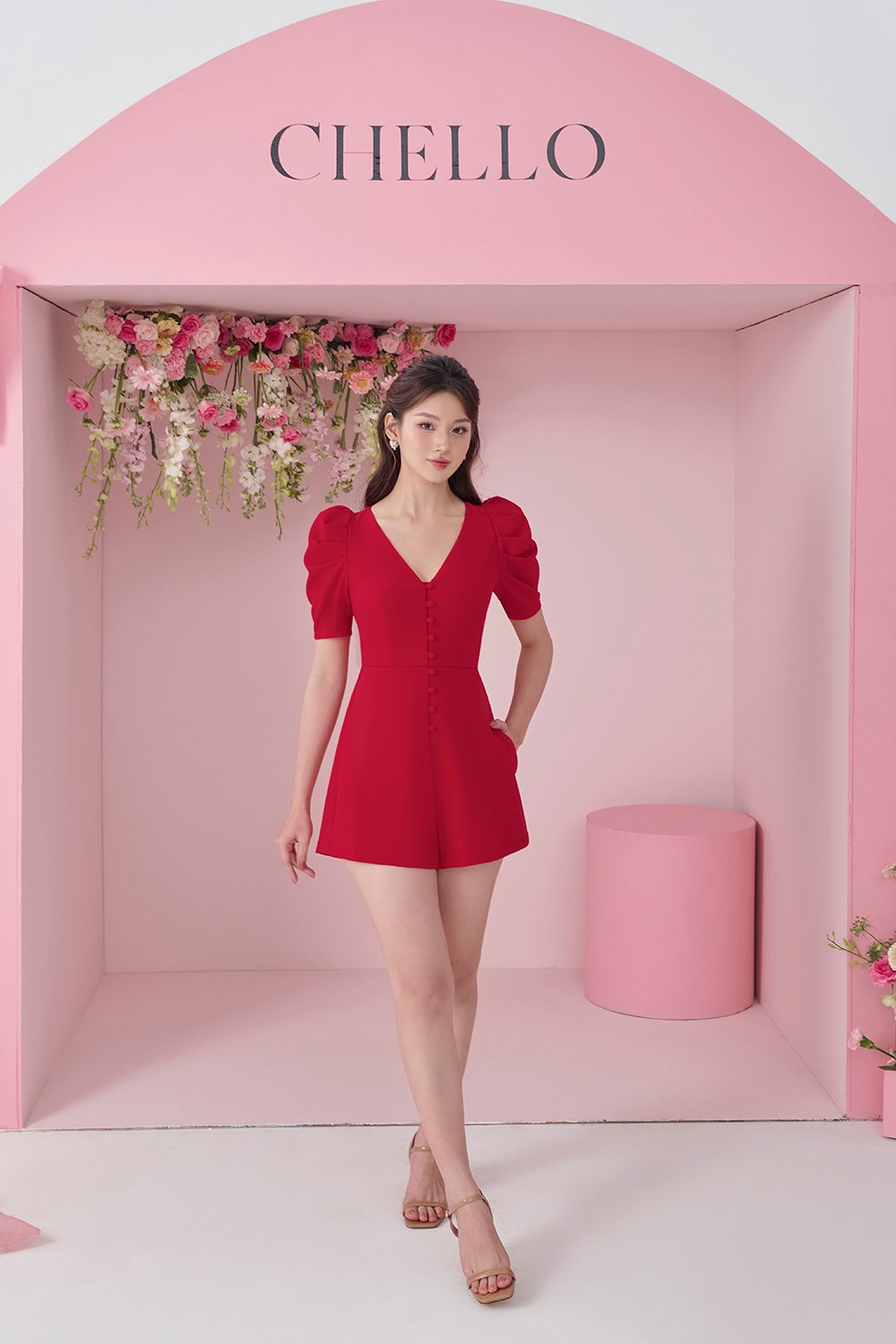 Zelda V-neckline Puff Sleeves Romper in True Red