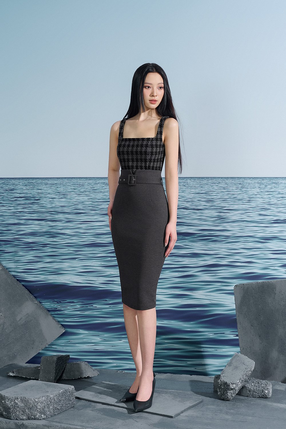 Everette Houndstooth Pencil Dress In Dark Grey