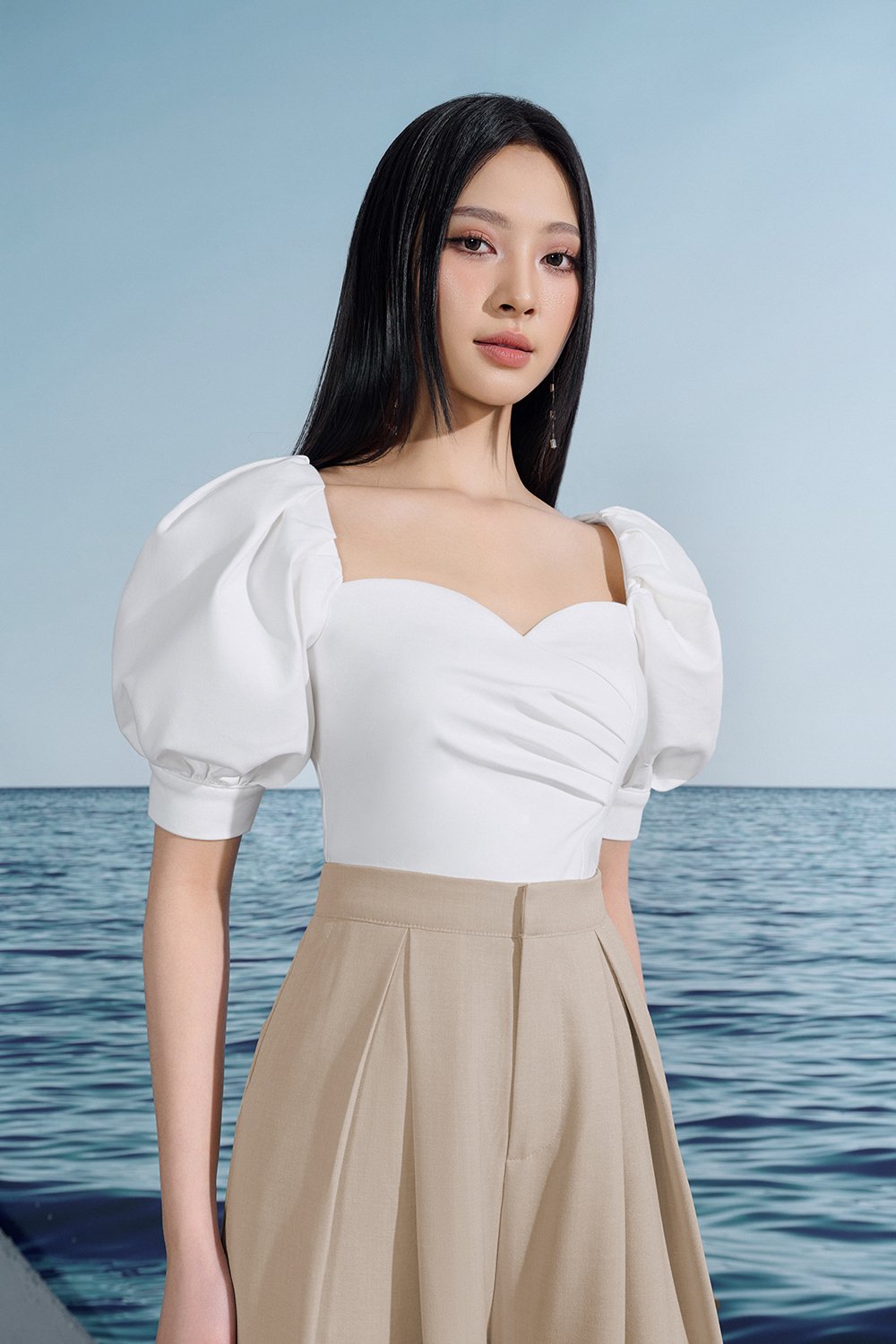 Hana Puff Sleeves Sweetheart Cropped Top In Iconic White