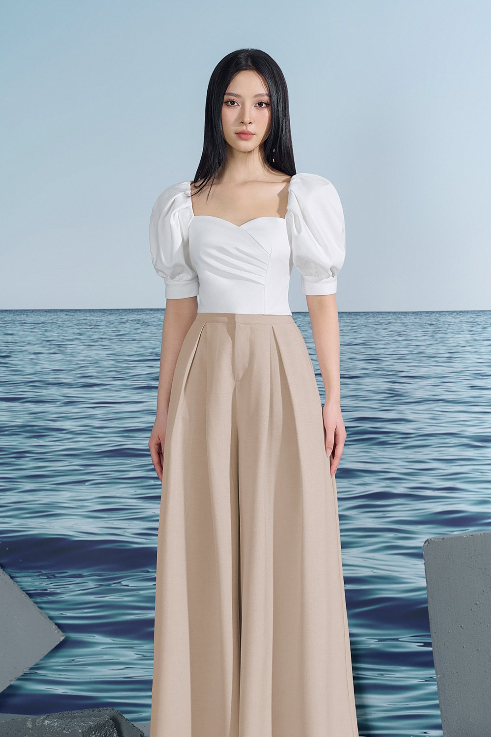 Hana Puff Sleeves Sweetheart Cropped Top In Iconic White