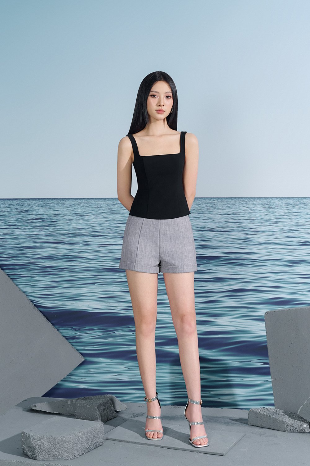 Harper Tailored Shorts In French Grey