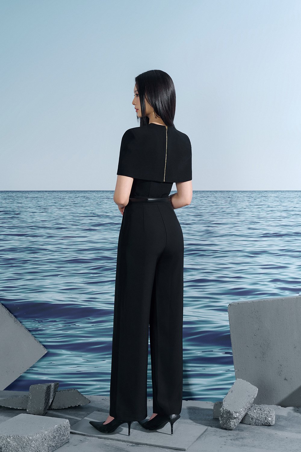 Katherine Removable Cape Top In Classic Black